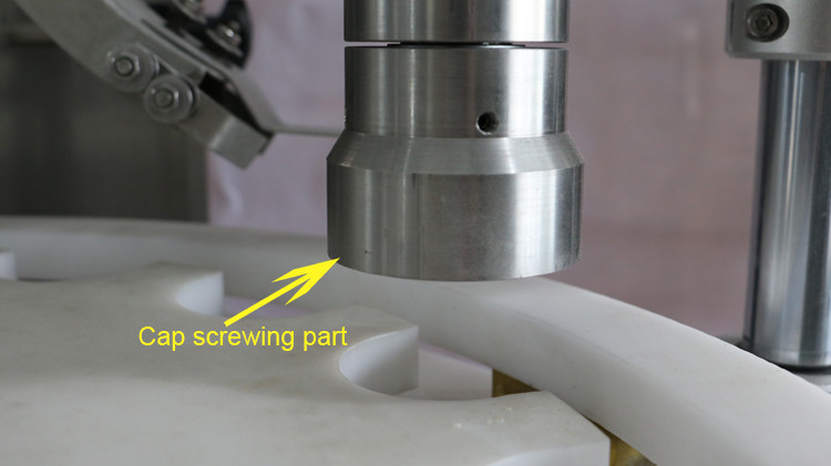 výroba 5 galonů plnící stroj na horký vosk plnící stroj sáček plnící těsnící stroj