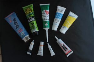 Ultrazvuková těsnící kosmetická trubice plnící stroj